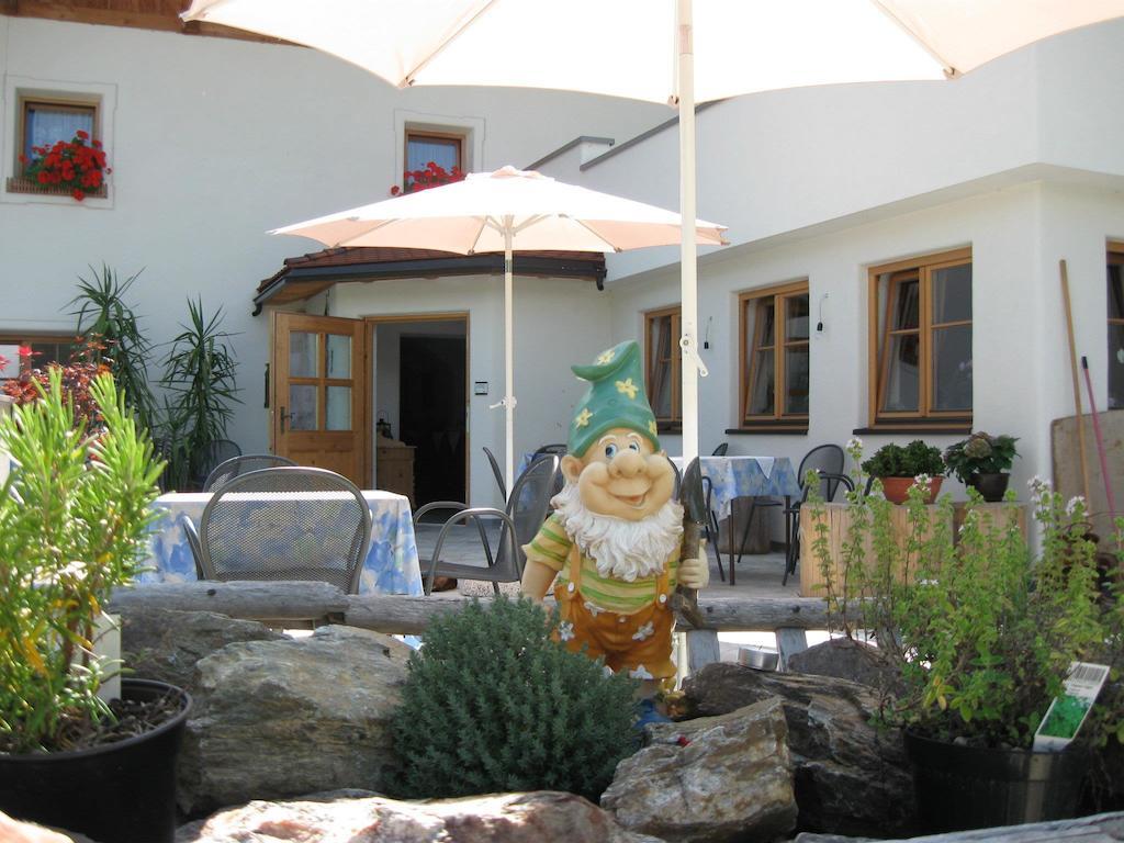 Messnerwirt Onach Villa San Lorenzo di Sebato Bagian luar foto