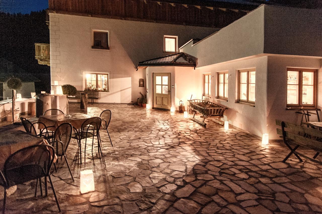 Messnerwirt Onach Villa San Lorenzo di Sebato Bagian luar foto